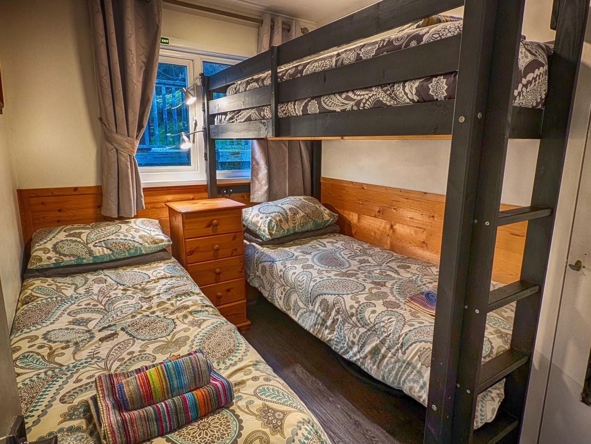 Caswell 70 Located In Gower Peninsula *